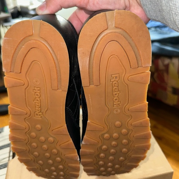Reebok Classic sz-6Y - Picture 4 of 6